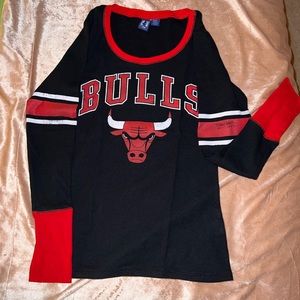 Comfortable Bulls long sleeve shirt for women!